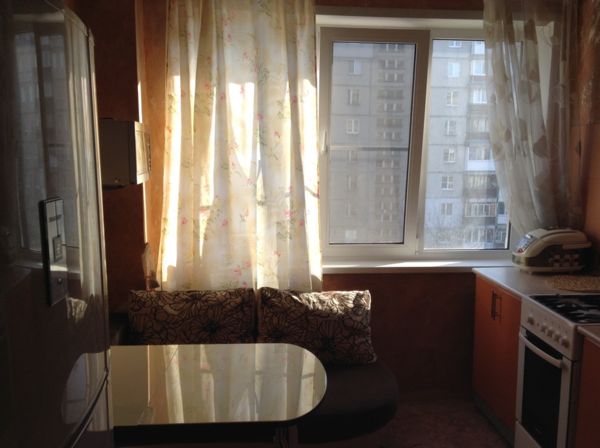 улица Сергея Есенина, 27